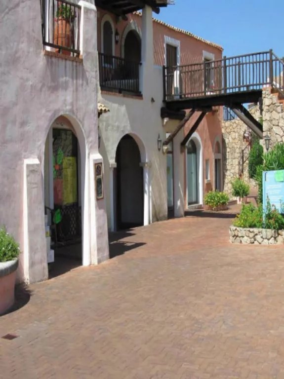 Multilocale in Vendita a Arzachena Cala del Faro