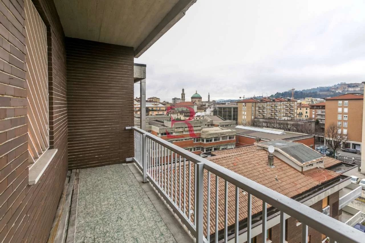 Attico in Vendita a Bergamo Via Angelo Maj