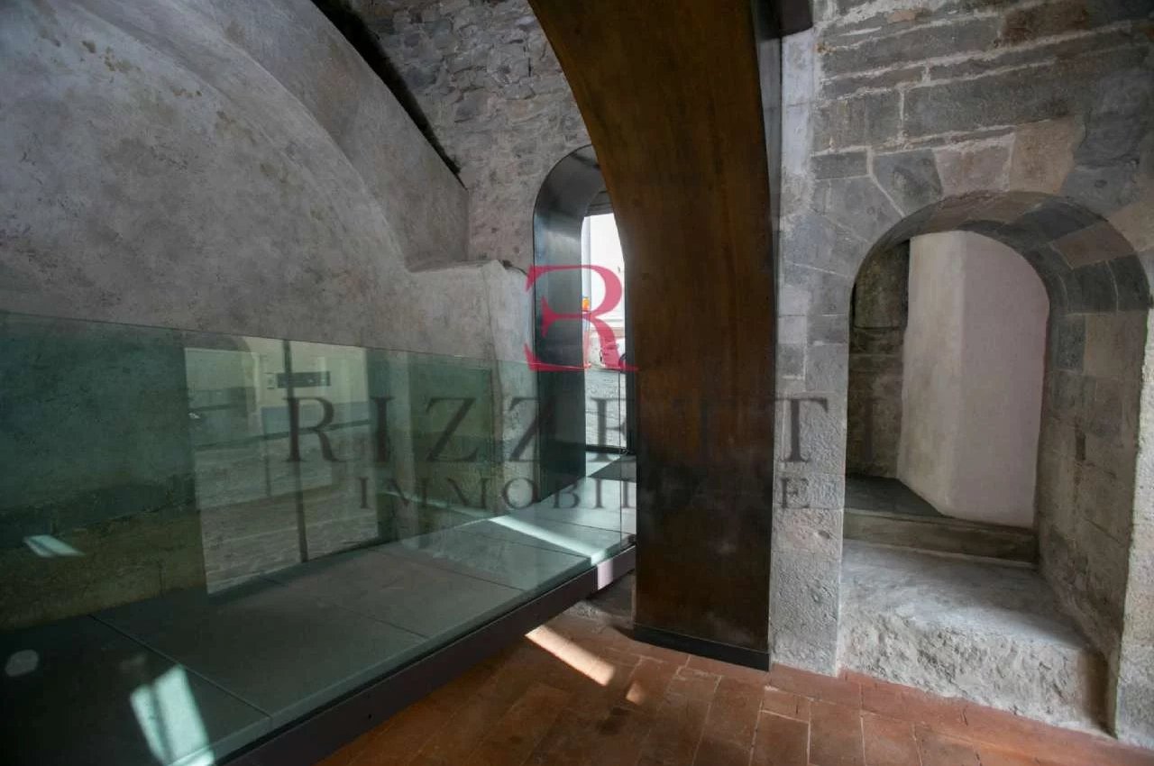 Quadrilocale in Vendita a Bergamo Via Pignolo angolo Via Masone