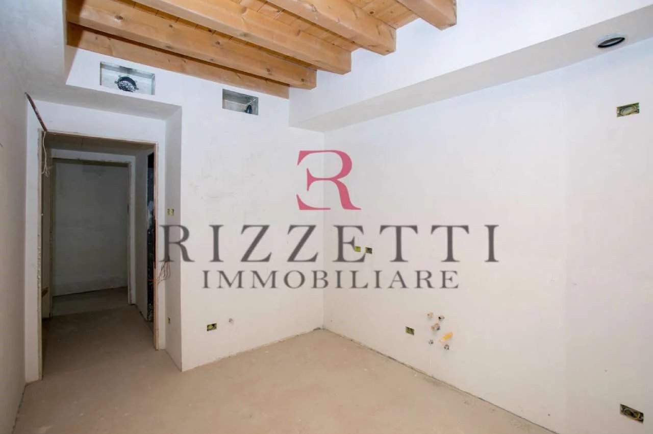 Quadrilocale in Vendita a Bergamo Via Pignolo angolo Via Masone