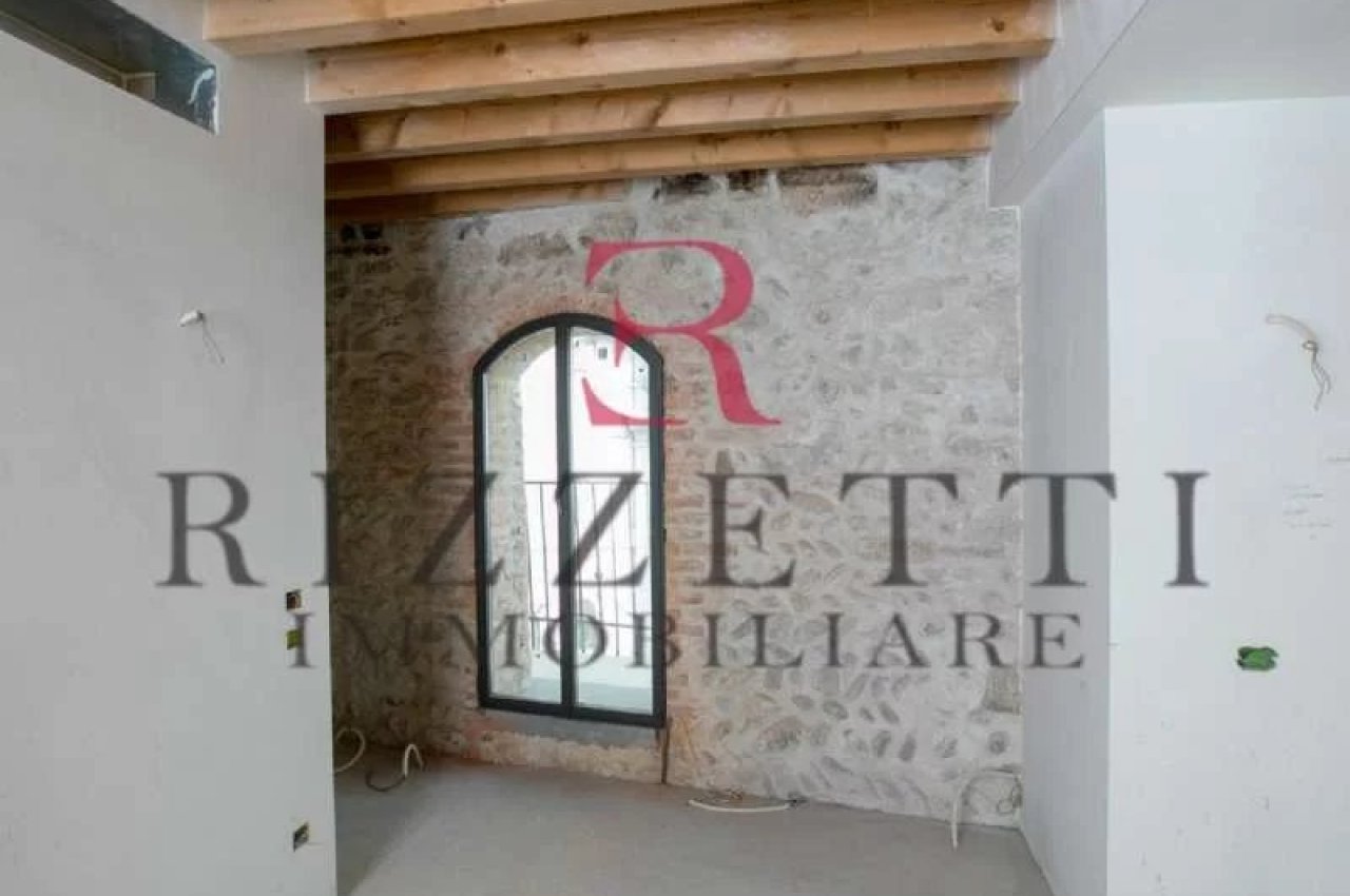 Quadrilocale in Vendita a Bergamo Via Pignolo angolo Via Masone