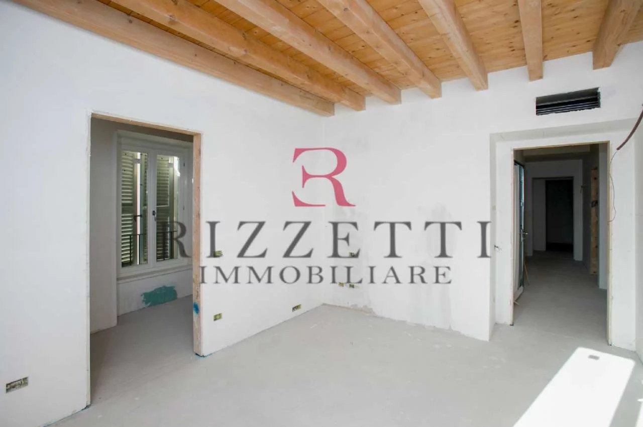 Quadrilocale in Vendita a Bergamo Via Pignolo angolo Via Masone