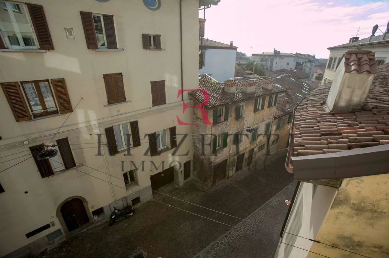 Quadrilocale in Vendita a Bergamo Via Pignolo angolo Via Masone