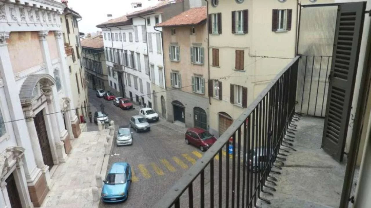 Quadrilocale in Vendita a Bergamo Via Pignolo angolo Via Masone