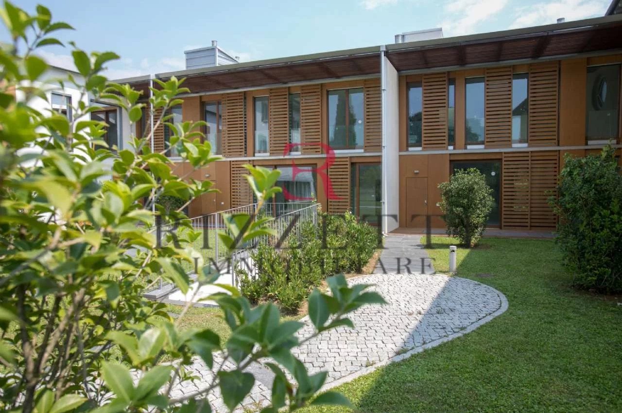 Multilocale in Vendita a Bergamo Redona