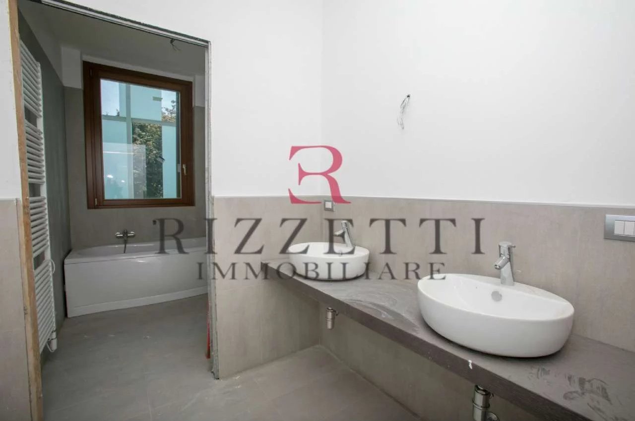 Multilocale in Vendita a Bergamo Redona