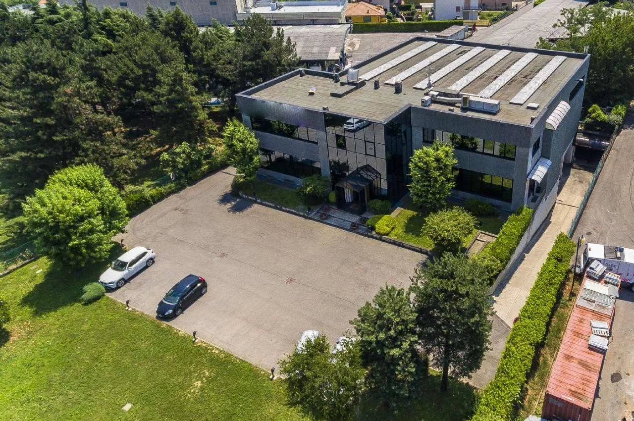 Capannone in Vendita a Ranica Fronte Strada Provinciale