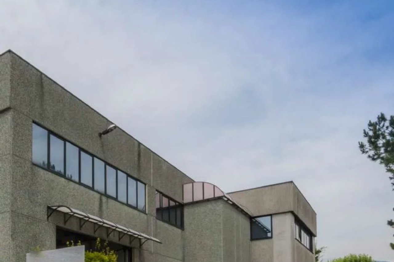 Capannone in Vendita a Ranica Fronte Strada Provinciale