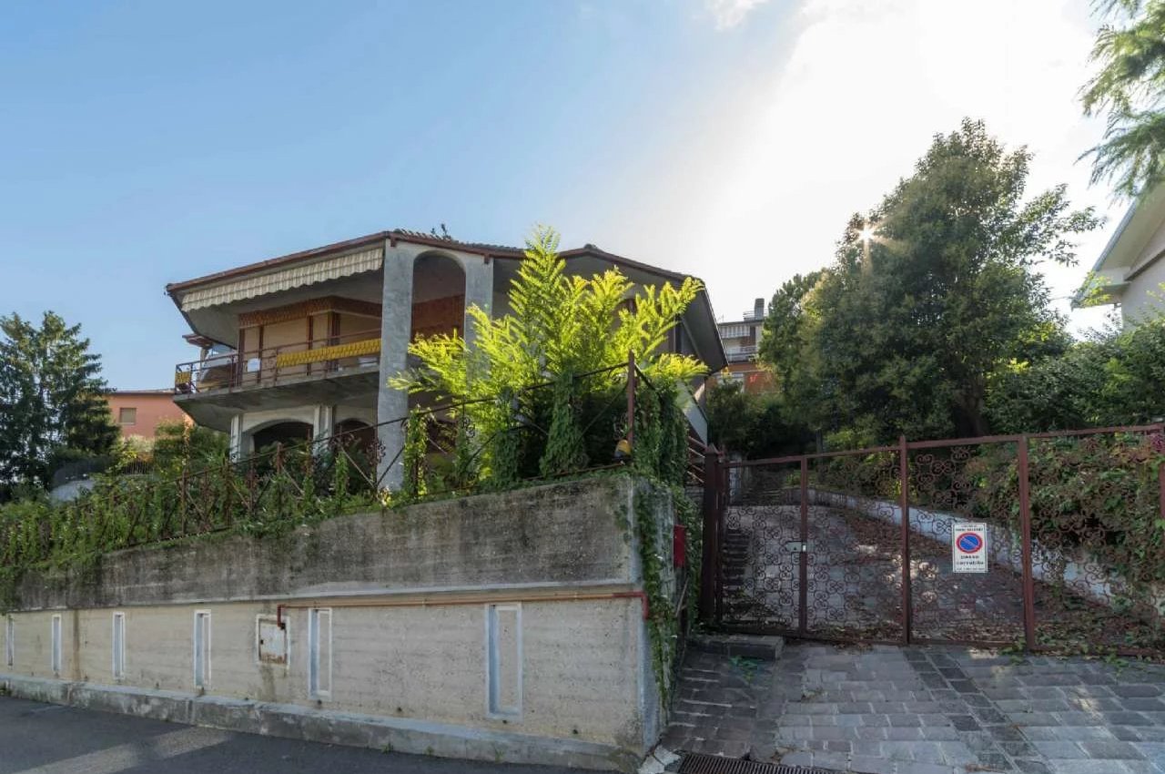 Villa in Vendita a Torre Boldone Collinare