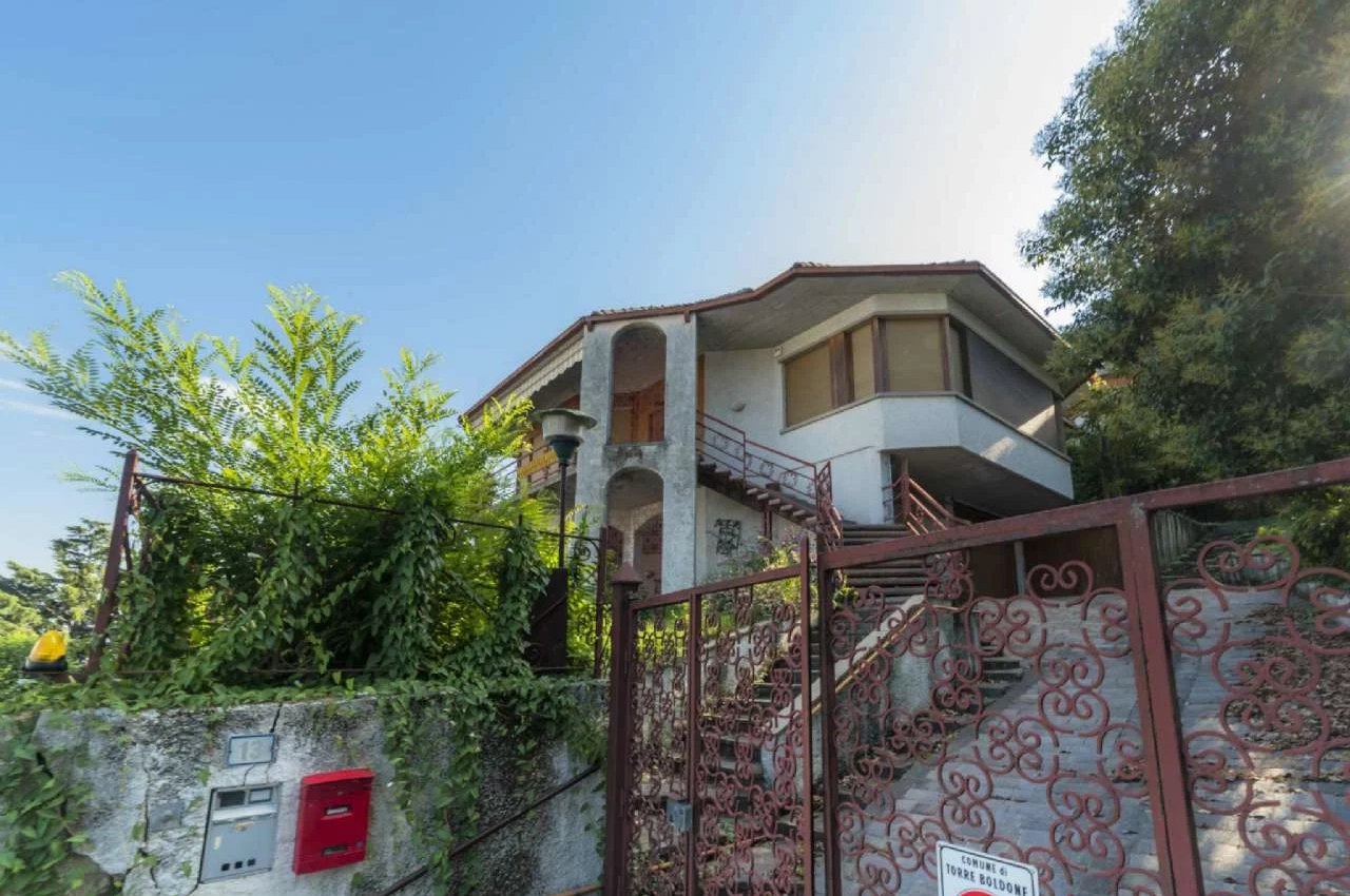 Villa in Vendita a Torre Boldone Collinare