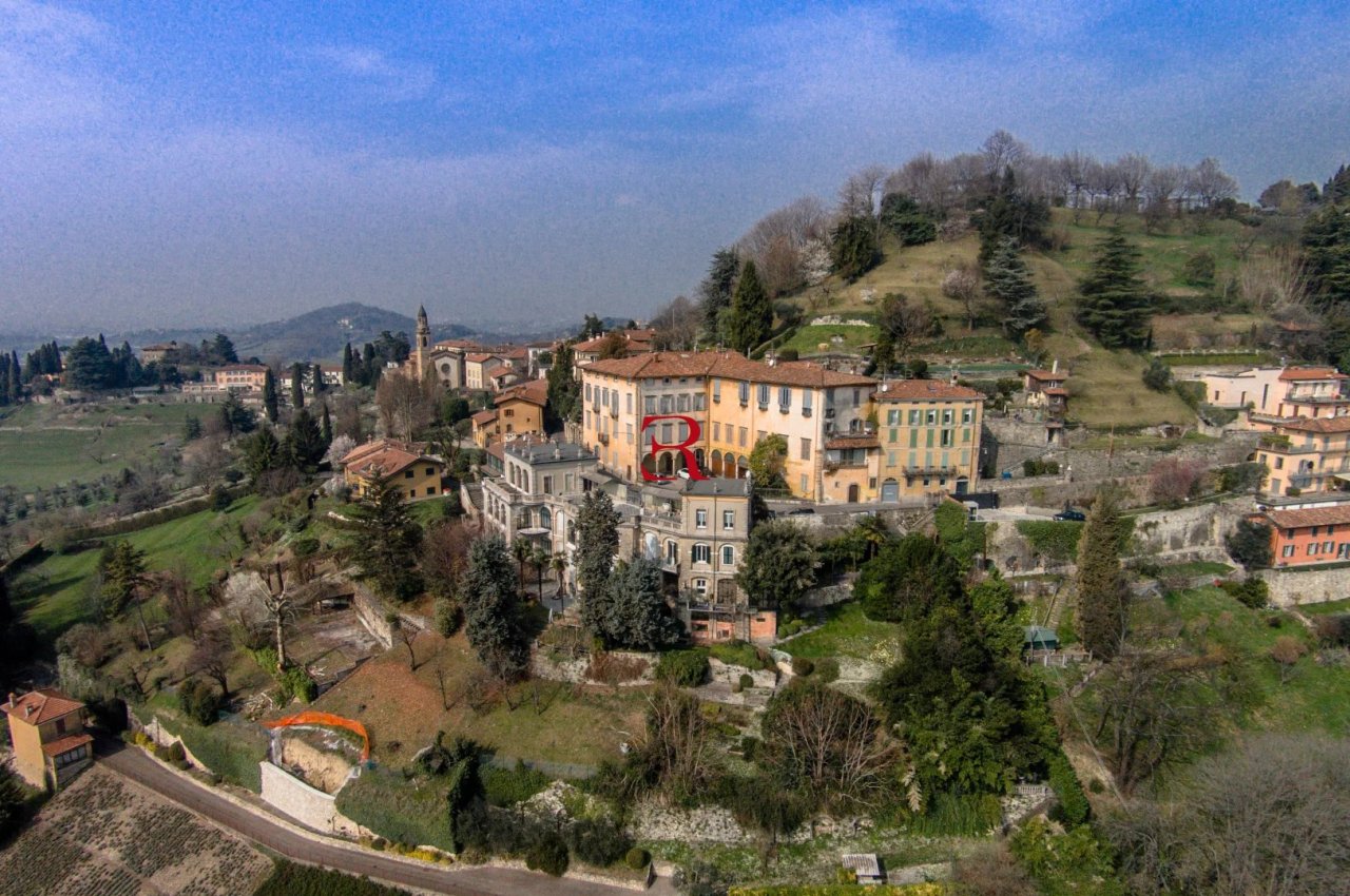 Quadrilocale in Vendita a Bergamo Zona Poste