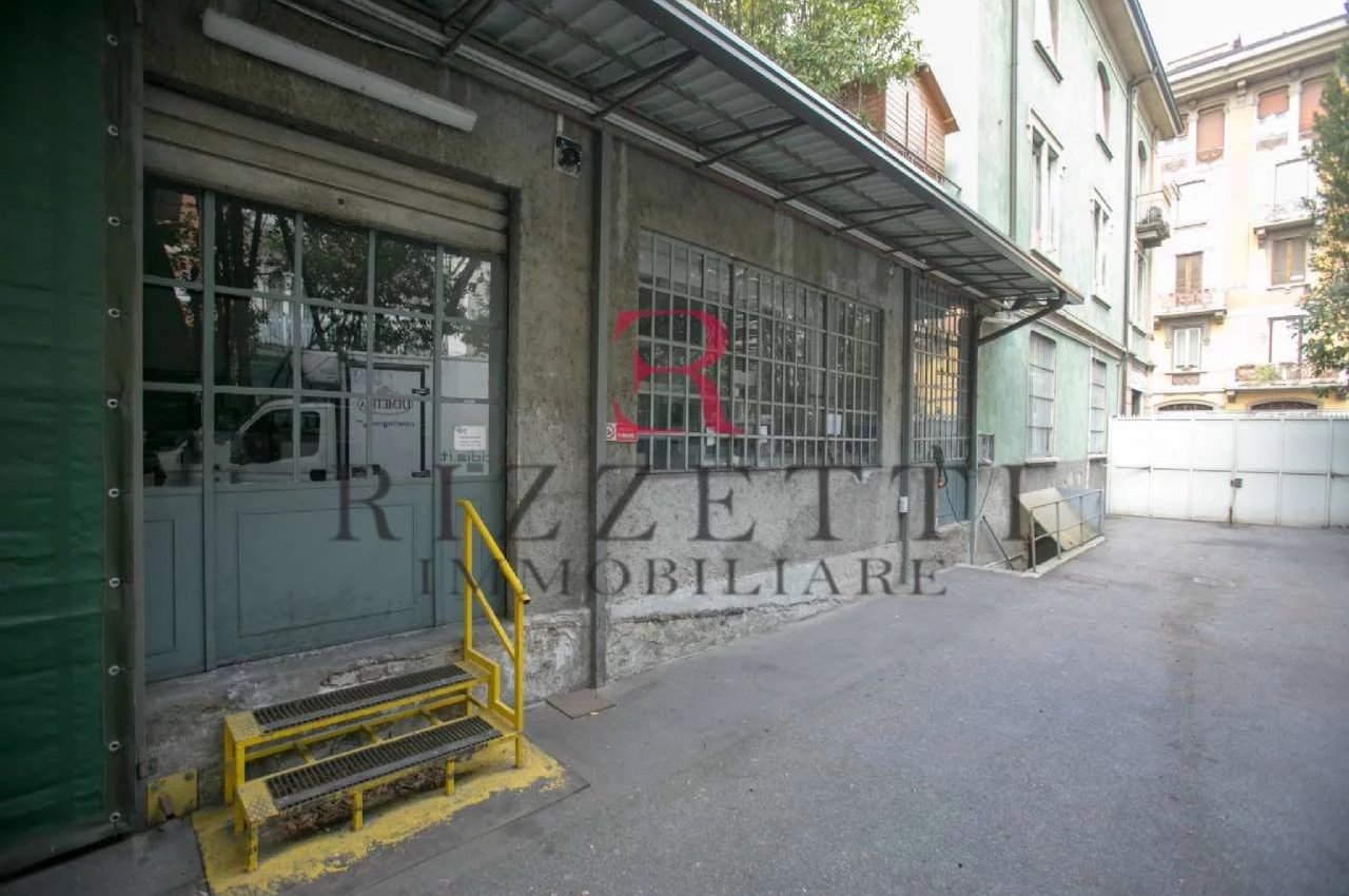 Locale Commerciale in Vendita a Bergamo Via Ghislandi