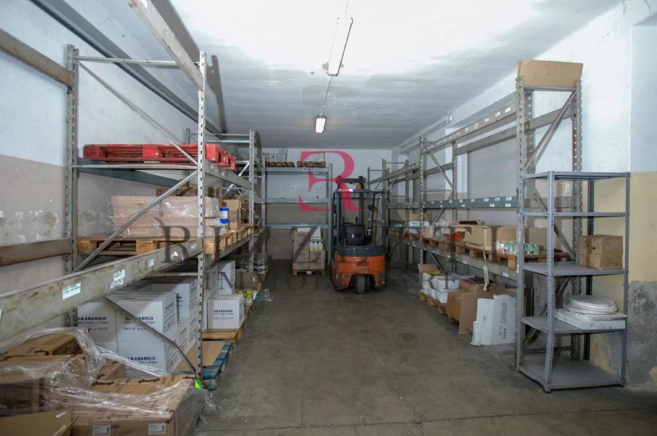 Locale Commerciale in Vendita a Bergamo Via Ghislandi