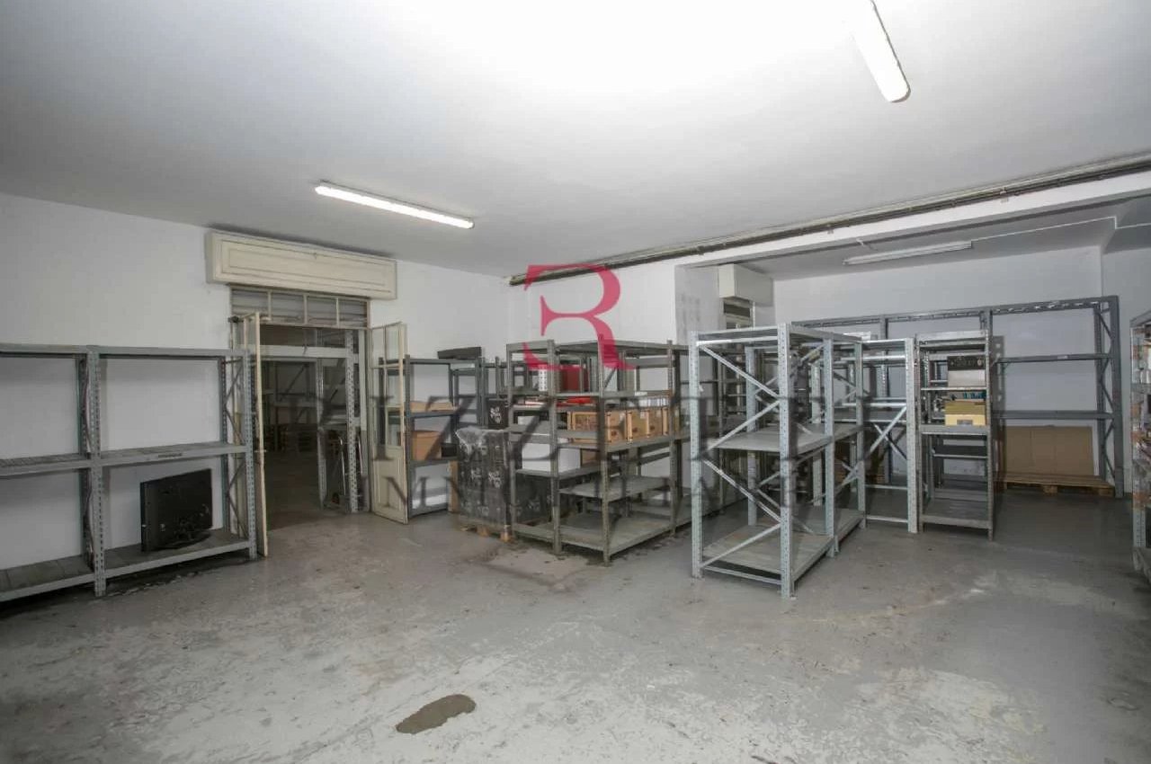 Locale Commerciale in Vendita a Bergamo Via Ghislandi