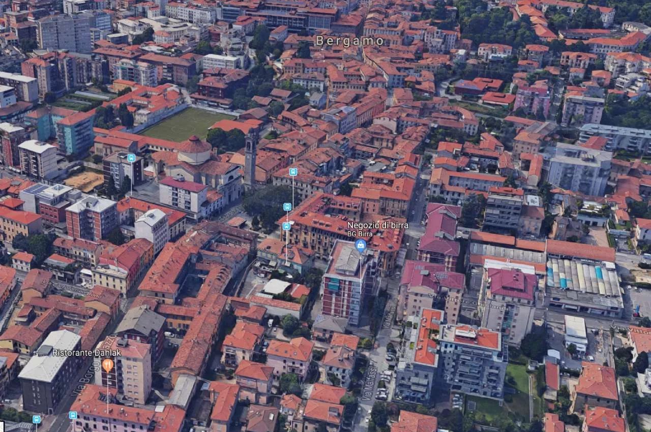 Locale Commerciale in Vendita a Bergamo Via Ghislandi