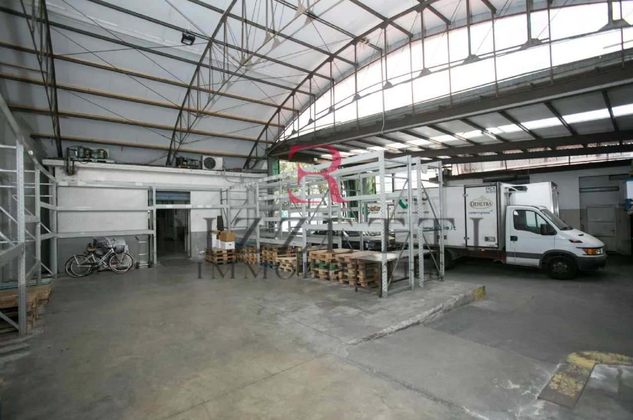 Locale Commerciale in Vendita a Bergamo Via Ghislandi