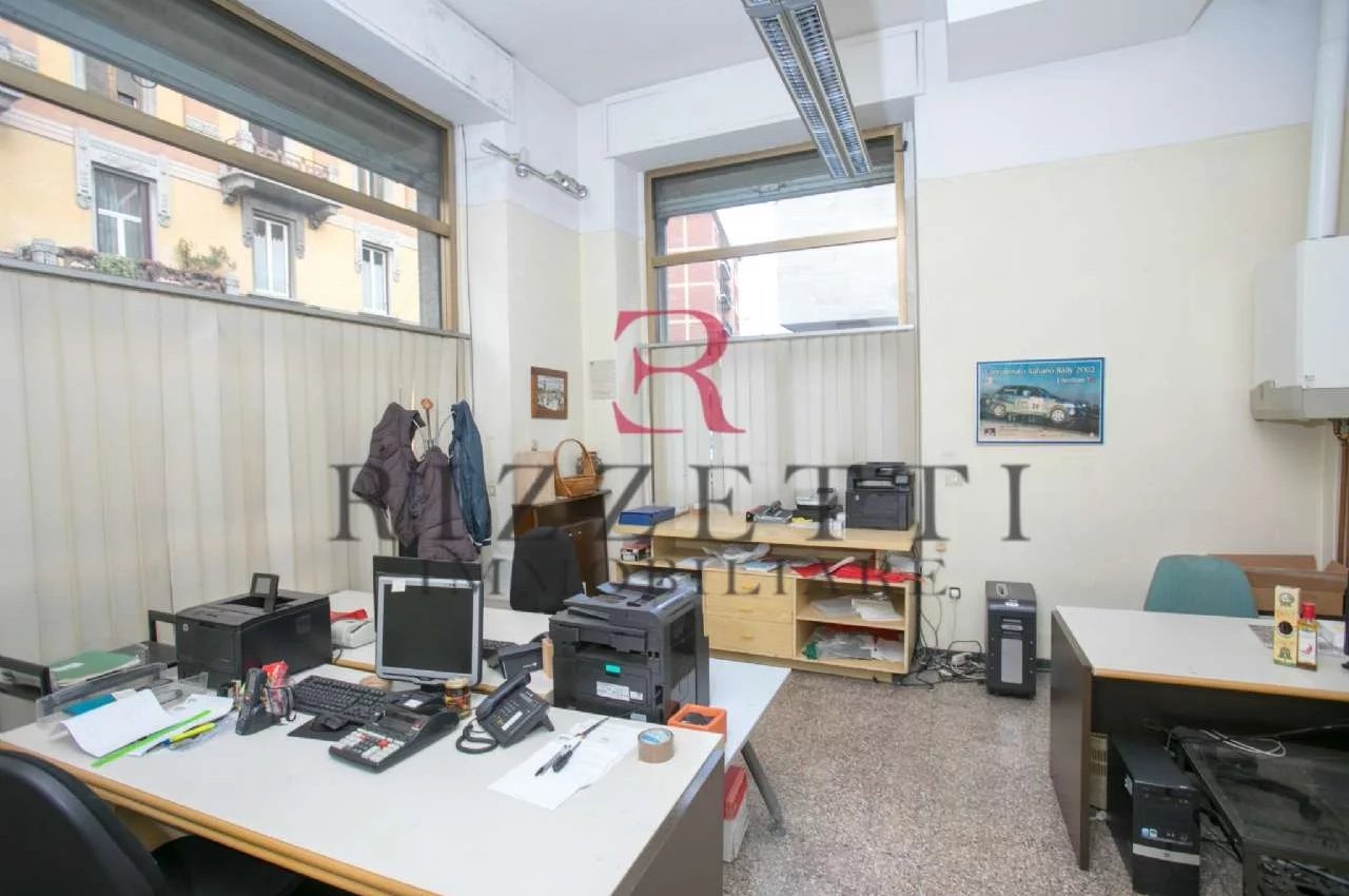 Locale Commerciale in Vendita a Bergamo Via Ghislandi