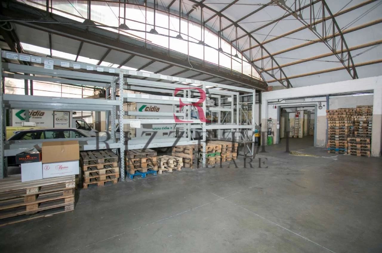 Locale Commerciale in Vendita a Bergamo Via Ghislandi