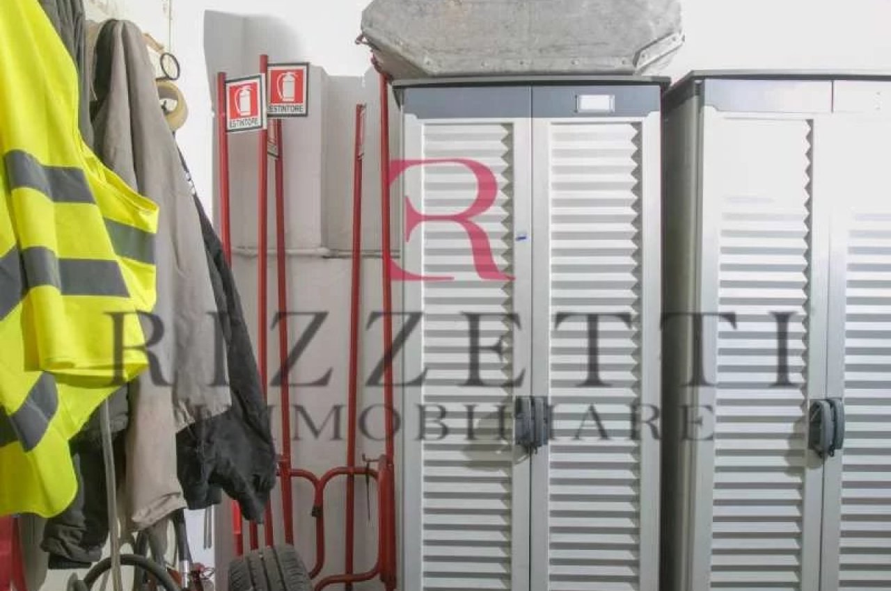 Locale Commerciale in Vendita a Bergamo Via Ghislandi