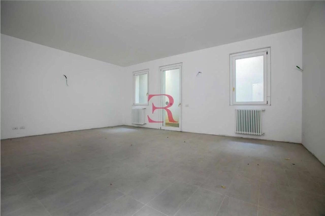 Multilocale in Vendita a Bergamo Redona