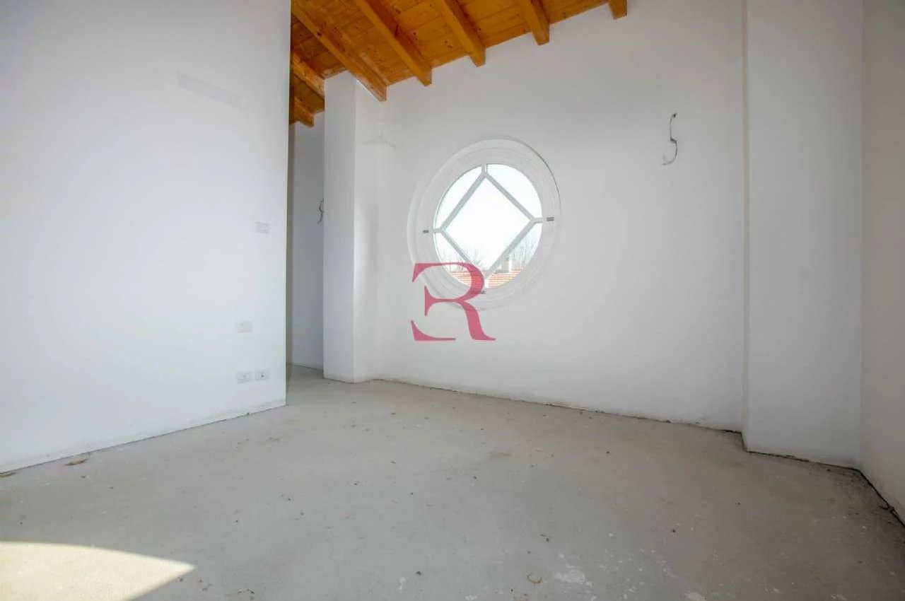 Multilocale in Vendita a Bergamo Redona