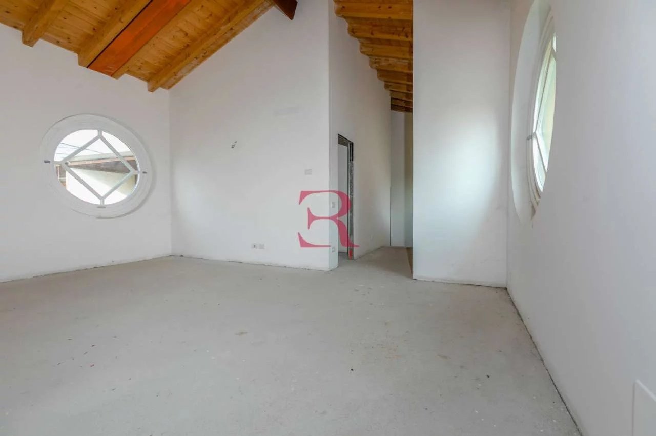 Multilocale in Vendita a Bergamo Redona