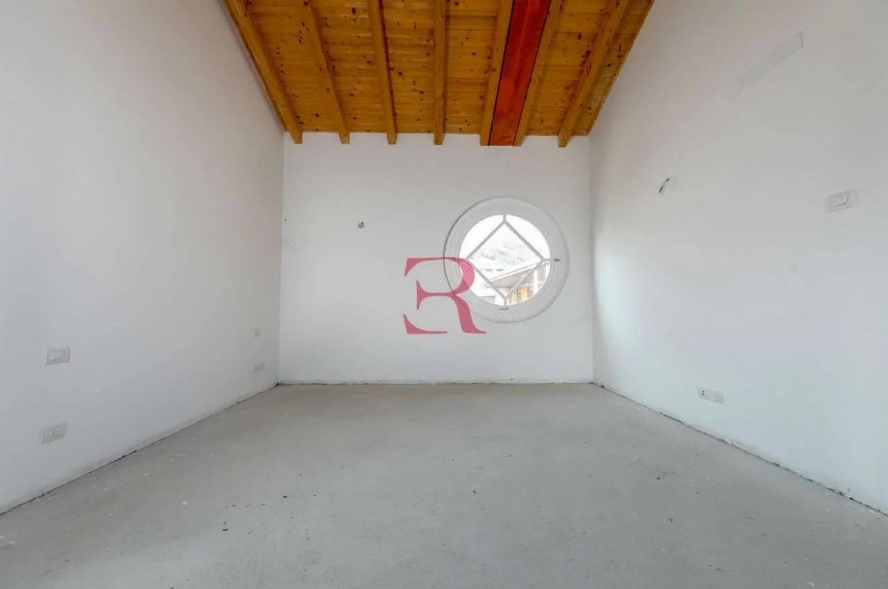 Multilocale in Vendita a Bergamo Redona