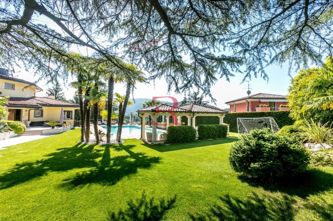 Villa in Vendita a Villongo Residenza Montecchio