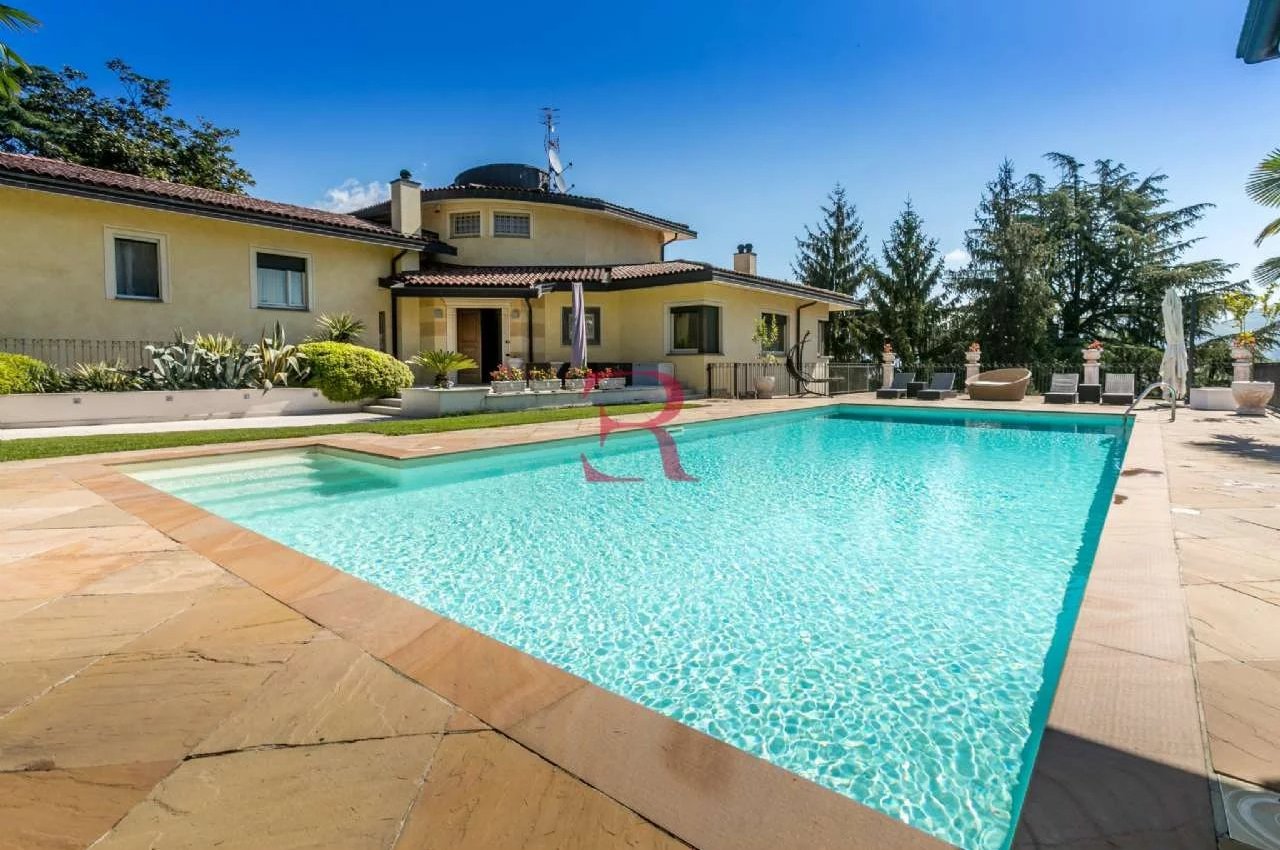 Villa in Vendita a Villongo Residenza Montecchio