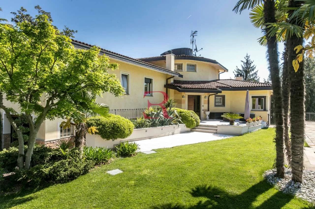 Villa in Vendita a Villongo Residenza Montecchio