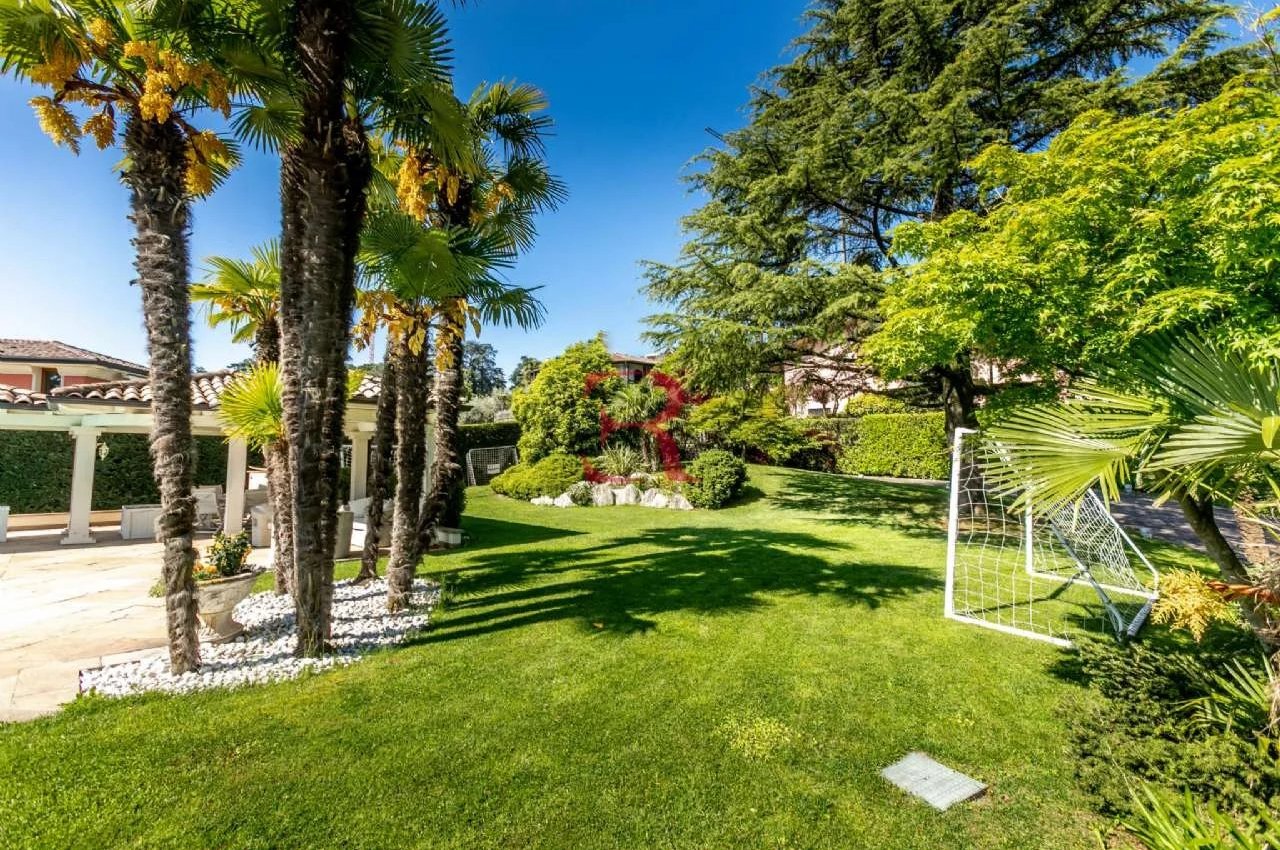 Villa in Vendita a Villongo Residenza Montecchio