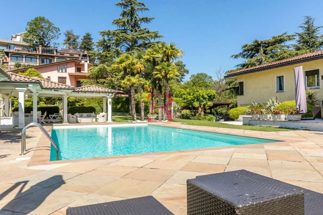 Villa in Vendita a Villongo Residenza Montecchio