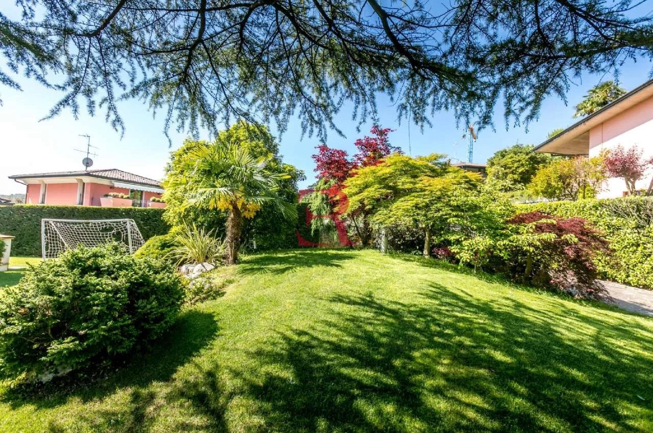 Villa in Vendita a Villongo Residenza Montecchio