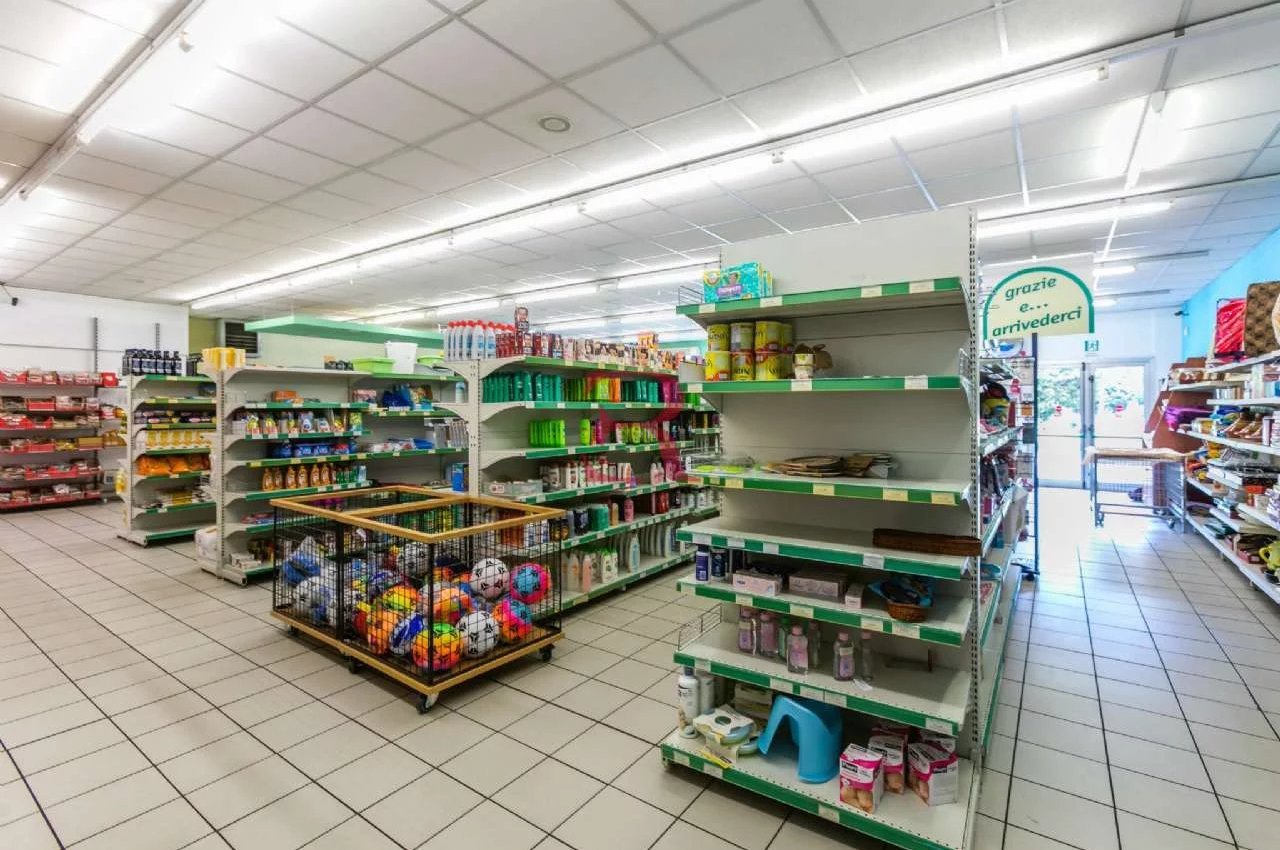 Negozio in Vendita a Bergamo Monterosso