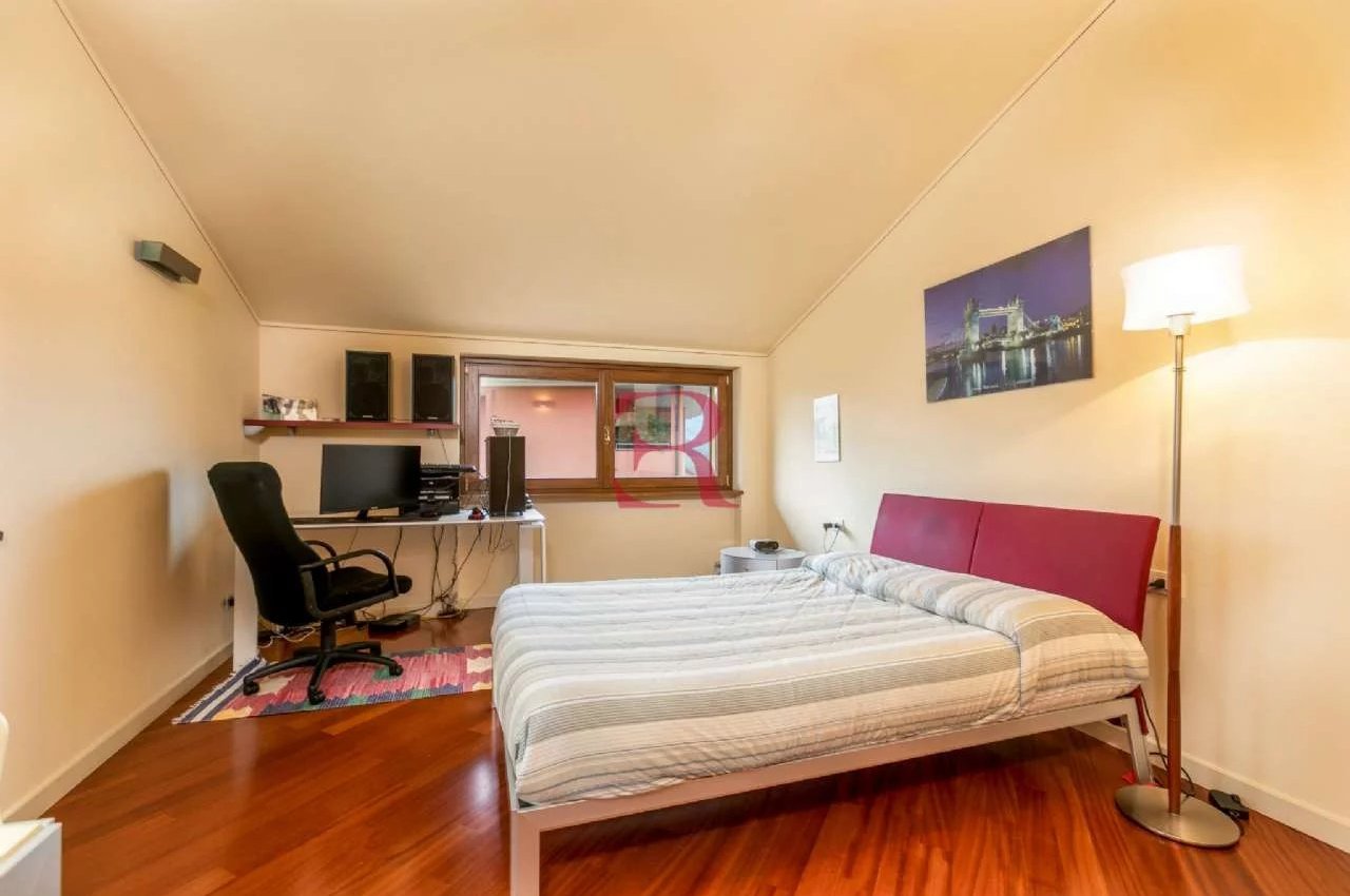 Villa in Vendita a Albino villa singola con ampio giardino