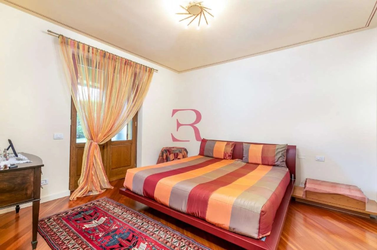 Villa in Vendita a Albino villa singola con ampio giardino