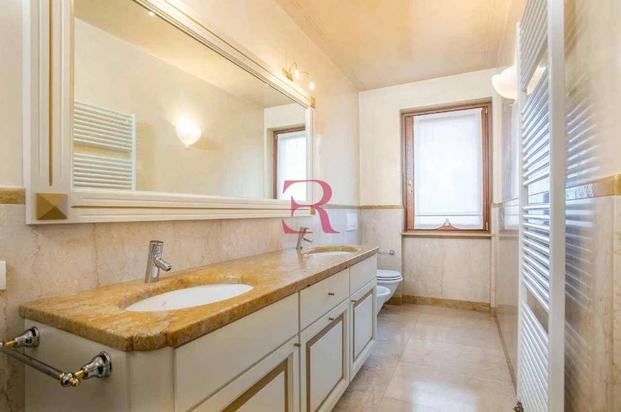 Villa in Vendita a Albino villa singola con ampio giardino