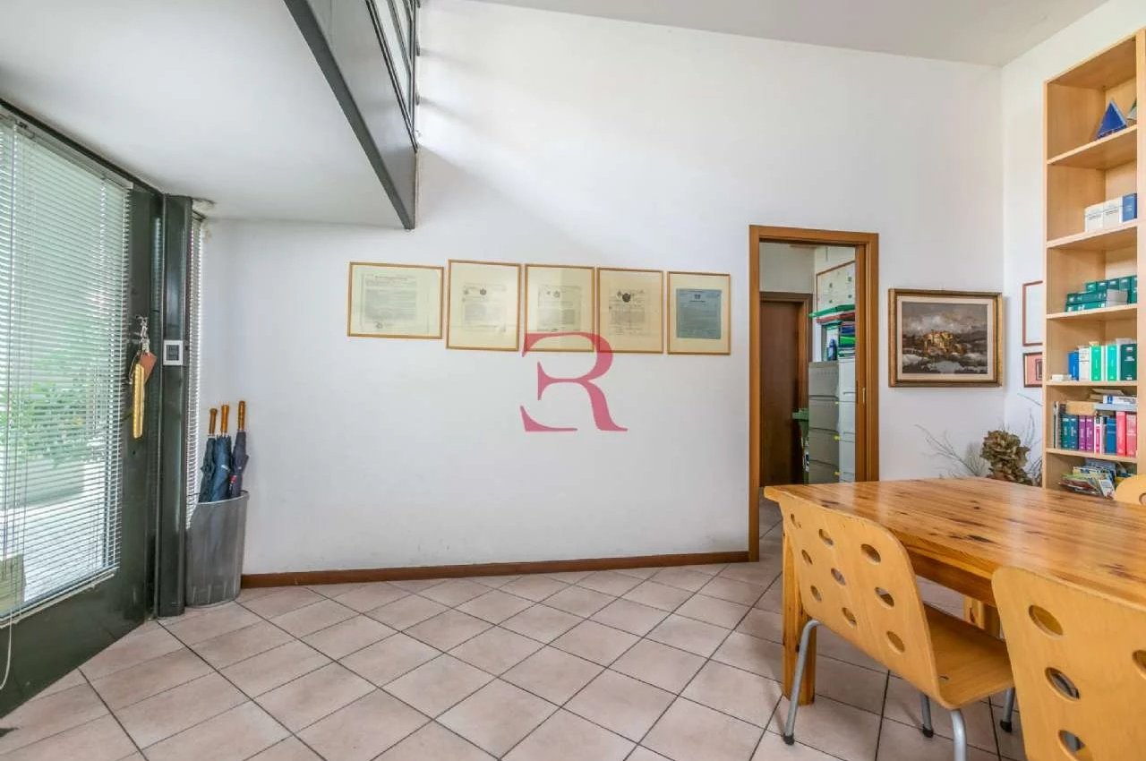 Negozio in Vendita a Bergamo Via Palma il Vecchio