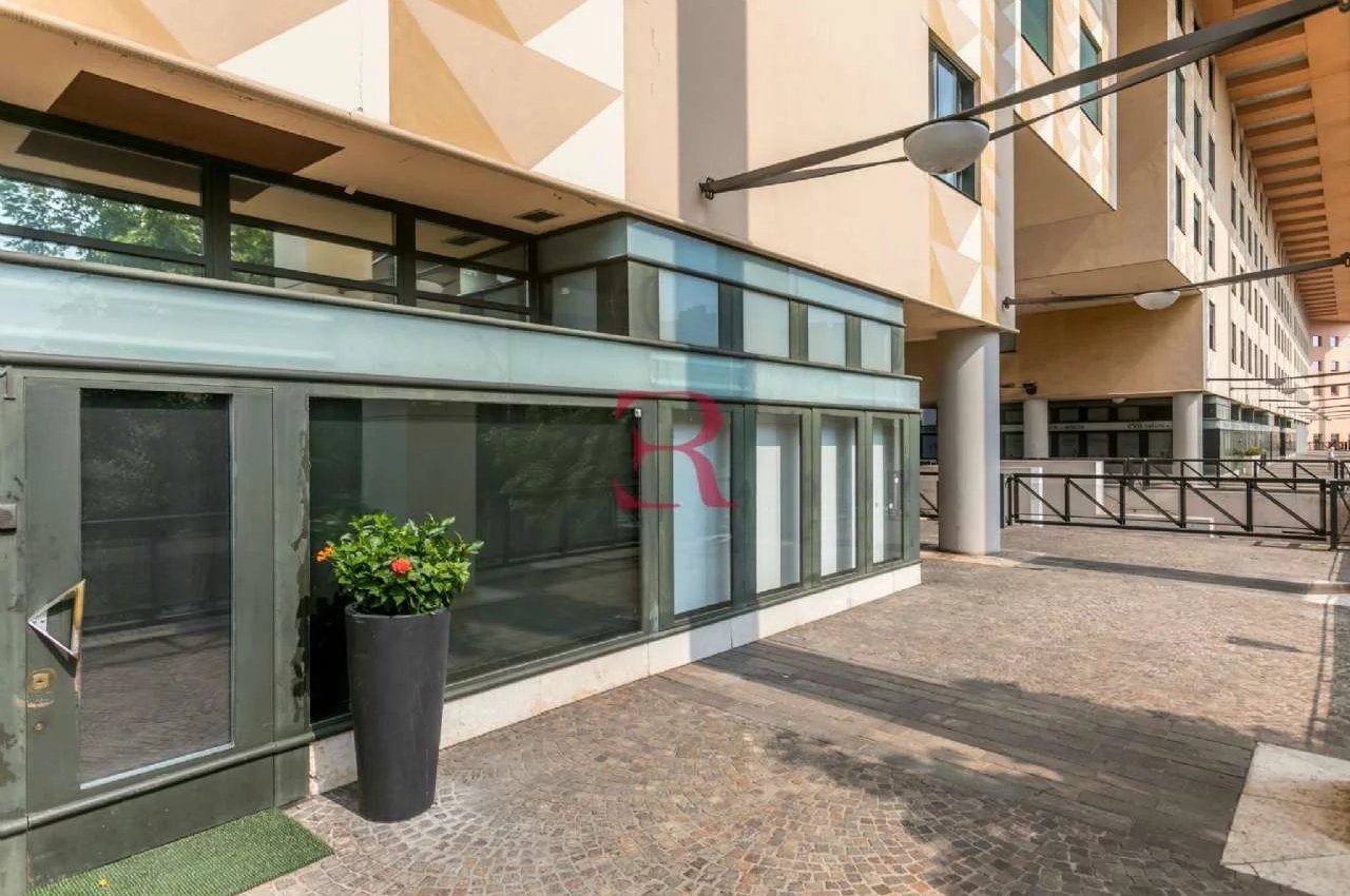 Negozio in Vendita a Bergamo Via Palma il Vecchio