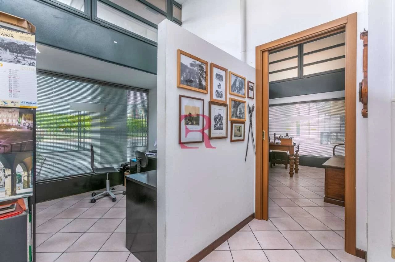 Negozio in Vendita a Bergamo Via Palma il Vecchio