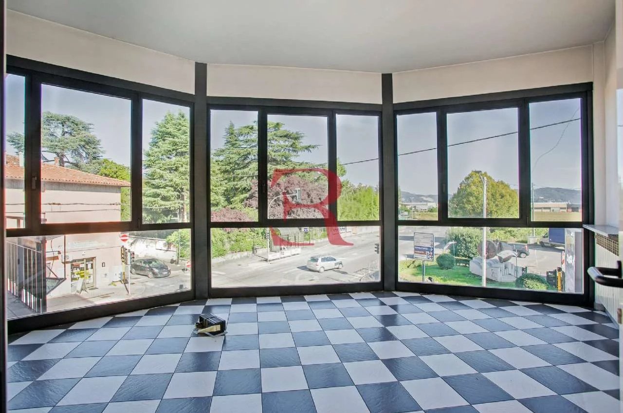 Ufficio in Vendita a Albano Santâ€™Alessandro Via Santuario