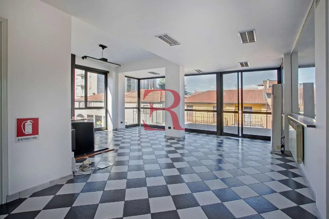 Ufficio in Vendita a Albano Santâ€™Alessandro Via Santuario