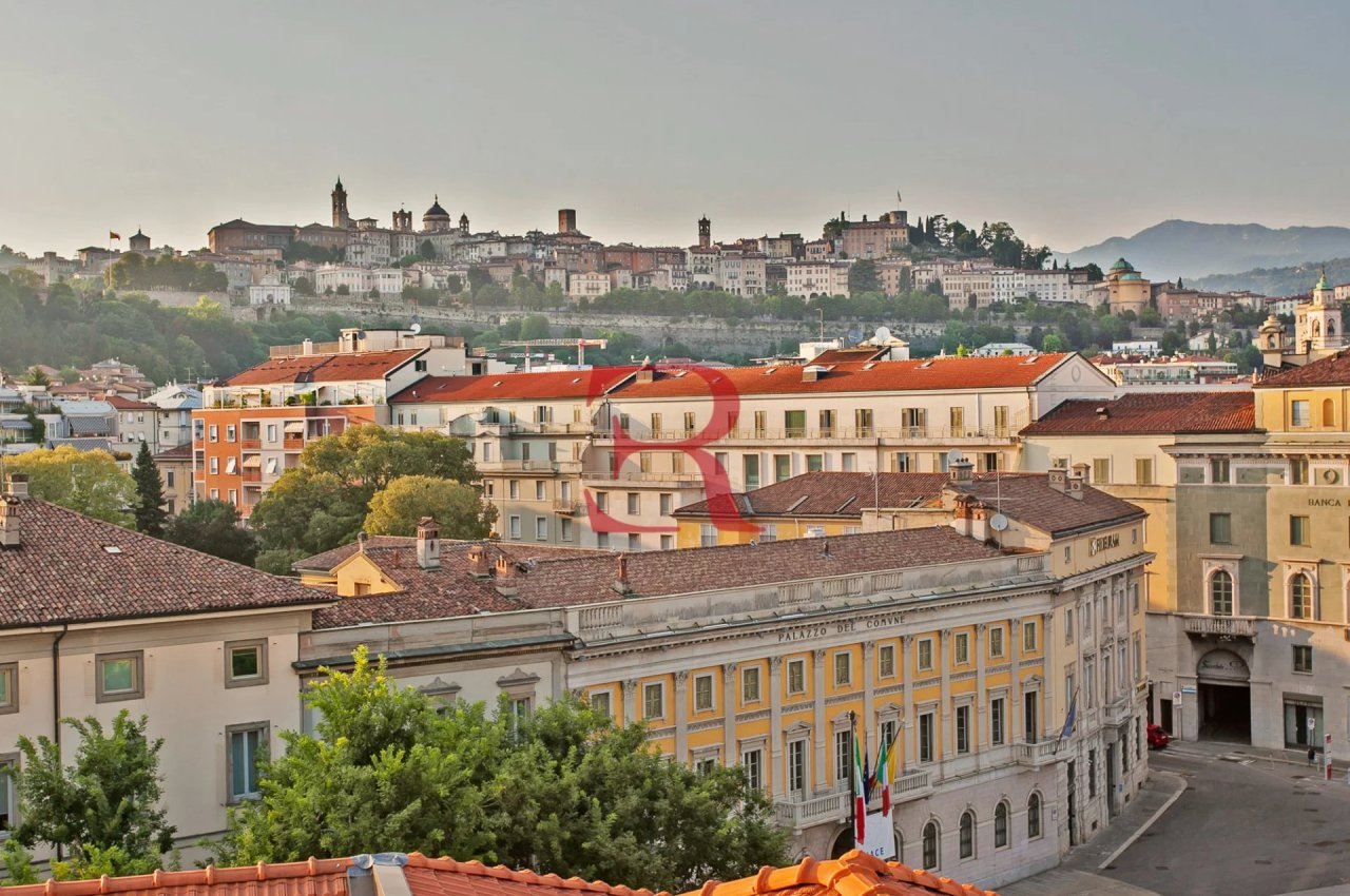 Terratetto - Terracielo in Vendita a Bergamo Viale Albini
