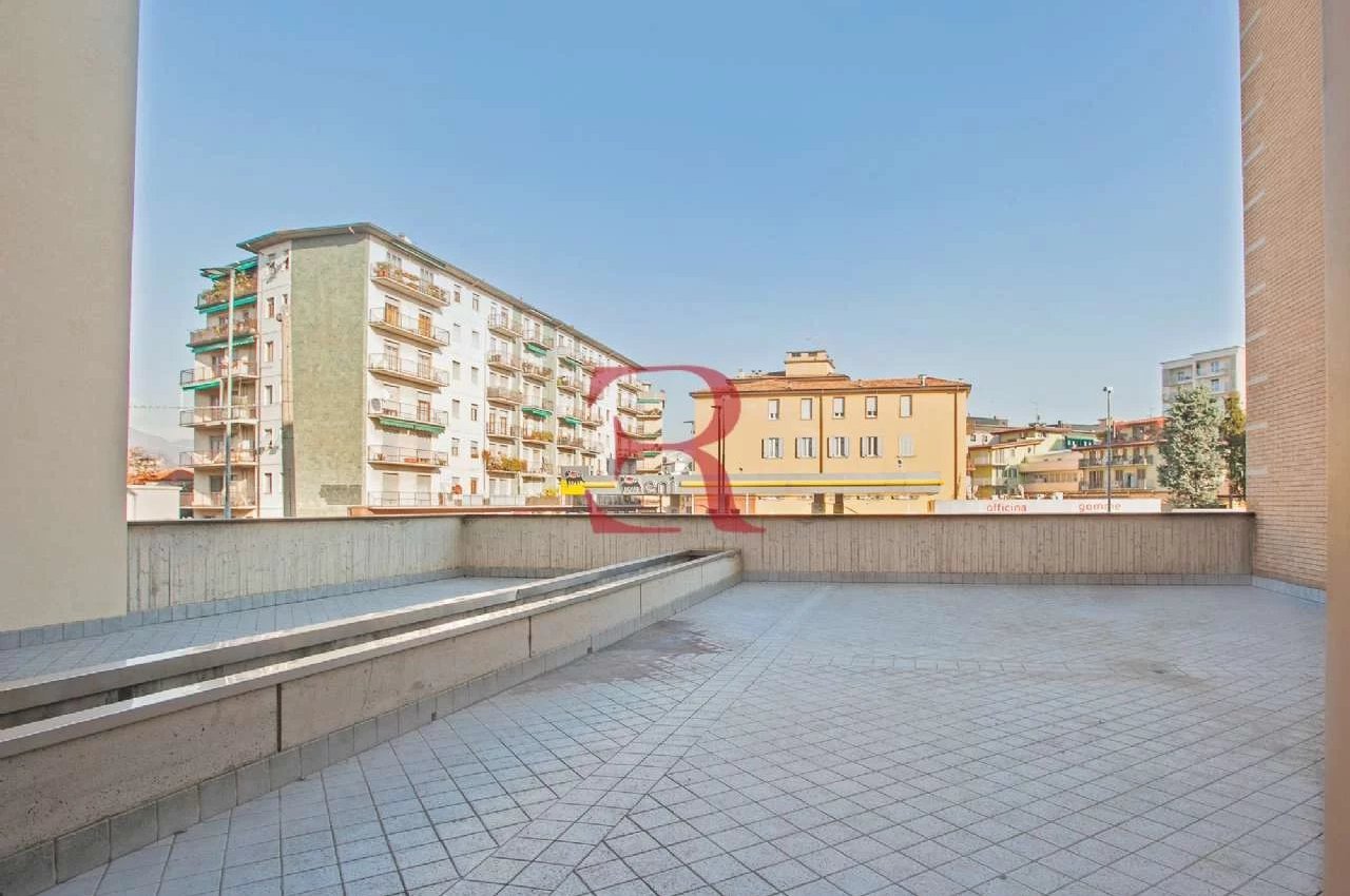 Trilocale in Vendita a Bergamo Via Salvioni- Laterale Via A. Maj