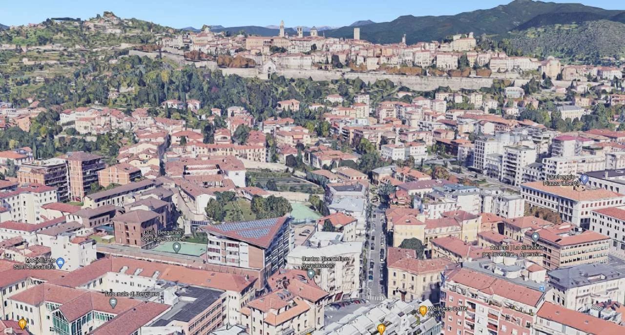 Multilocale in Vendita a Bergamo Via Cucchi