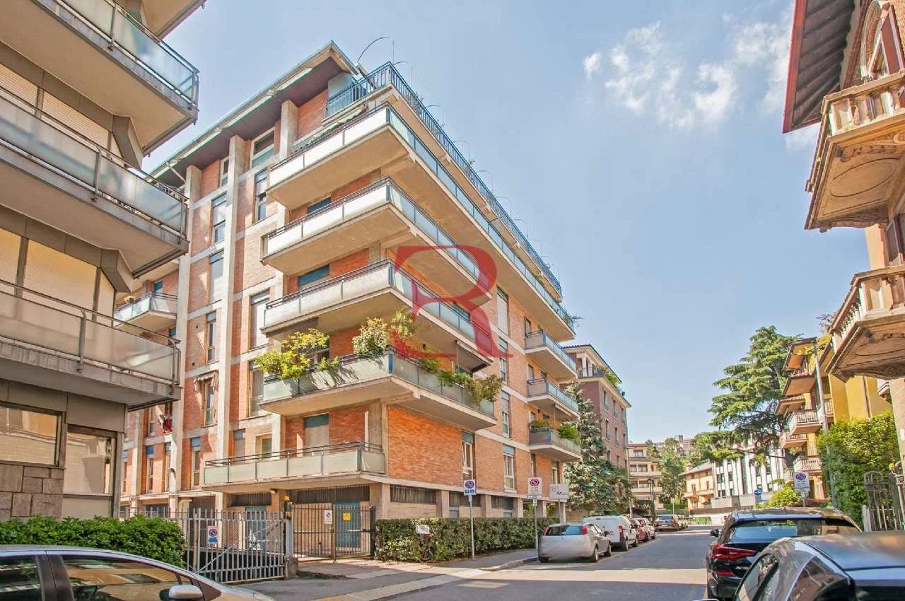 Multilocale in Vendita a Bergamo Via Cucchi