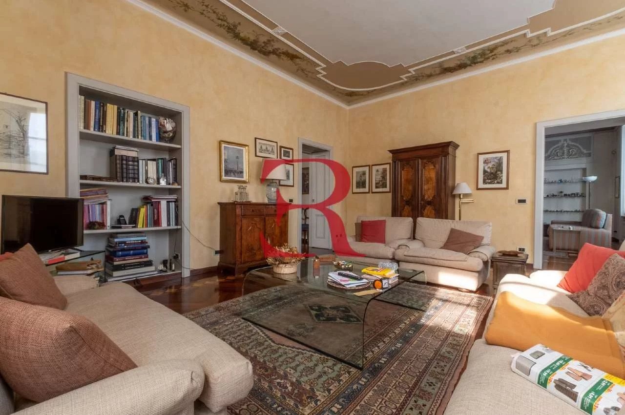 Multilocale in Vendita a Bergamo Centro Storico -  Via Tasso