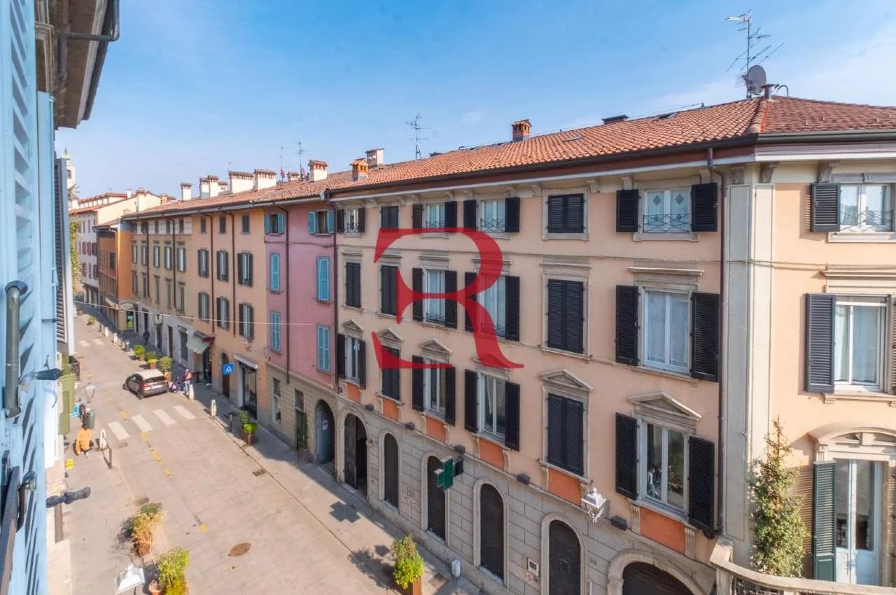 Multilocale in Vendita a Bergamo Centro Storico -  Via Tasso