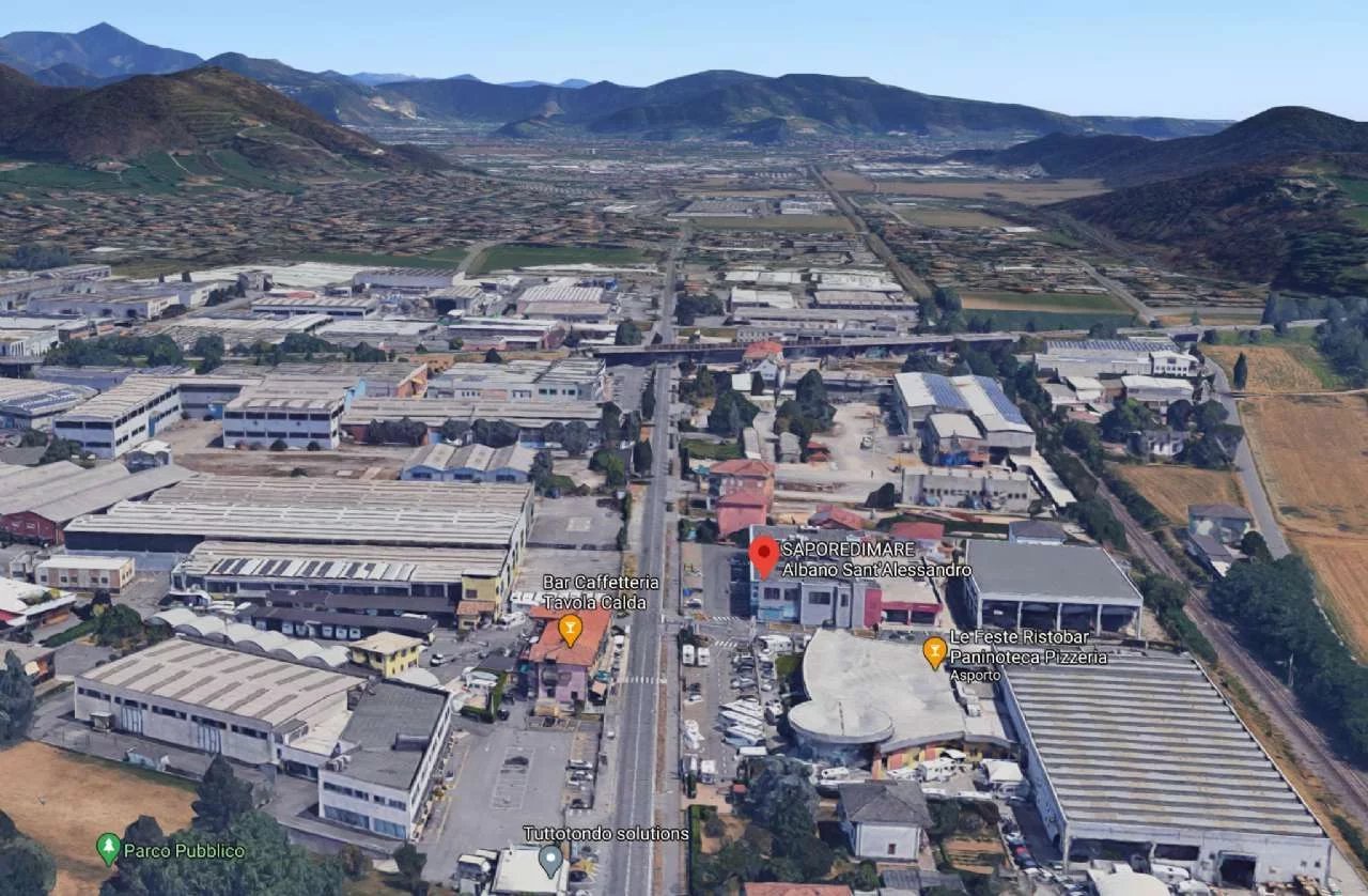 Locale Commerciale in Vendita a Albano Santâ€™Alessandro Via Tonale