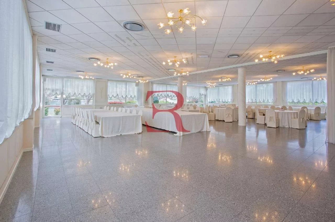 Villa in Vendita a Endine Gaiano Splendida posizione direttamente sul lago